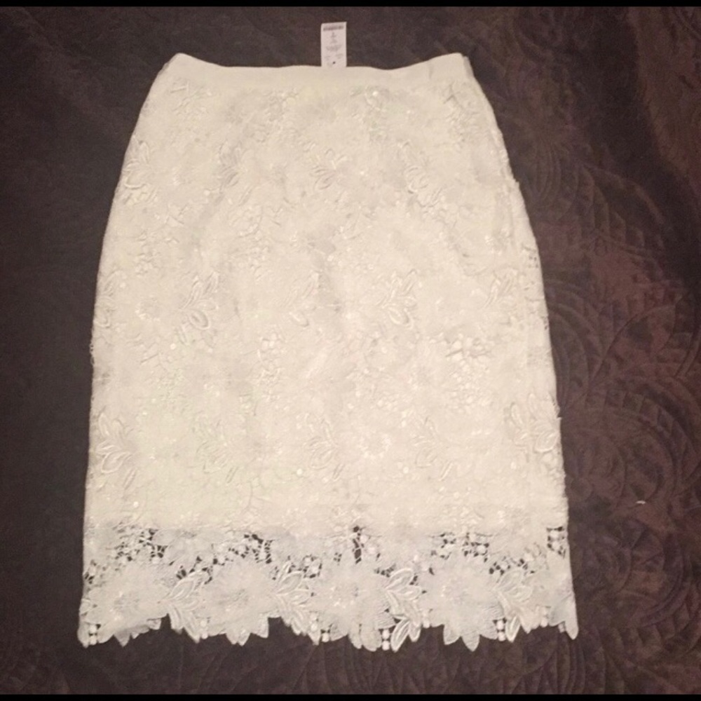 White lace pencil skirt